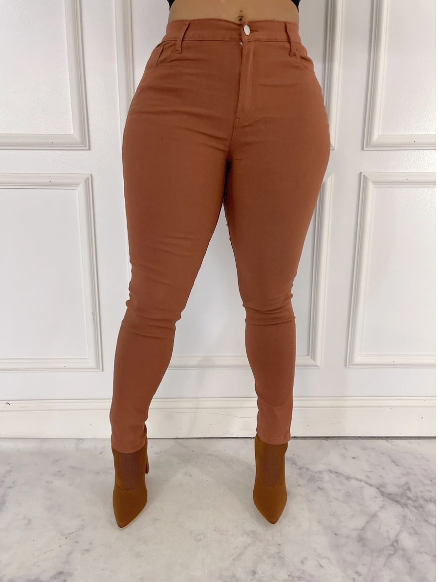 The Solid Color Stretch Jeans