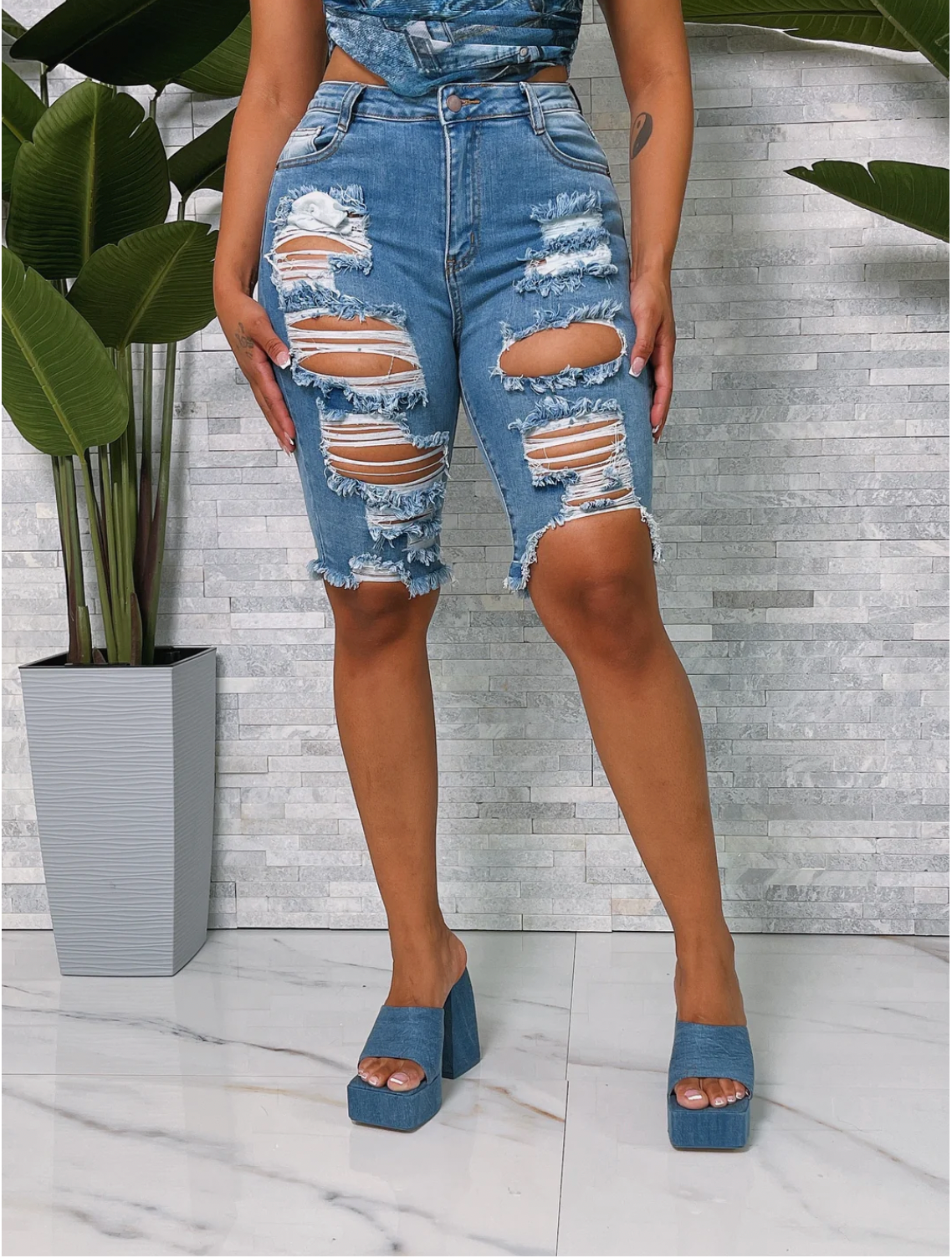 Distressed Me Please Shorts - Med Blue